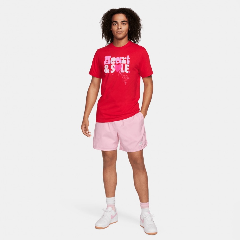 NWT Nike Mens Heart & Sole Graphic Tee